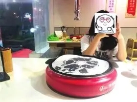 妈妈谈陪13岁女儿与同龄友网友奔现 两人畅聊两年经常互寄礼物